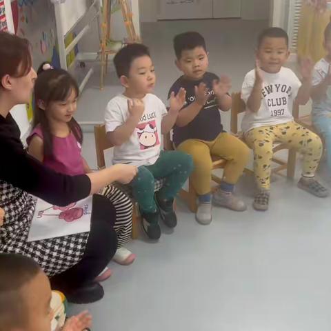 富锦市大风车幼儿园，小美好时光机——花仙子二班🎀