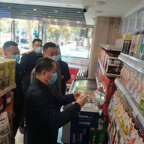 “守底线、查隐患、保安全”——市局食品流通处开展连锁食品销售企业食品安全专项检查