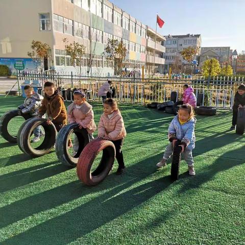 习惯养成之“畅享童趣，欢乐户外”———公兴中心幼儿园中一班户外小时光