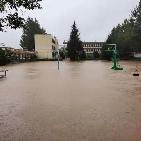 暴雨无情人间有爱，感恩有你徽县特巡