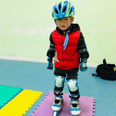 快乐的一周，我们越来越勇敢。我们从害怕轮滑课时摔倒，又从摔倒中不断成长💪