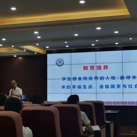 海南中学三亚学校阮志聪教授美术教师使命感