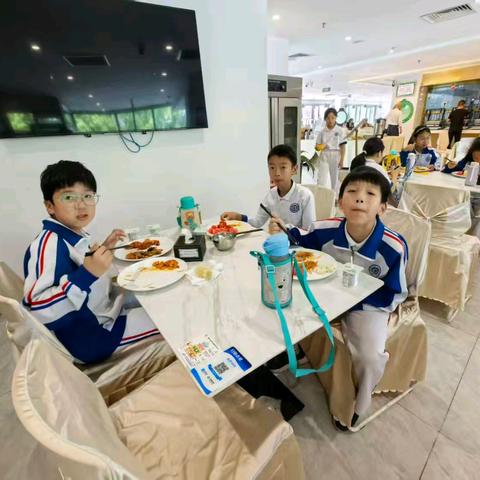 育儿成良才 京城赏花开 ——三位湖北老乡的子孙缘