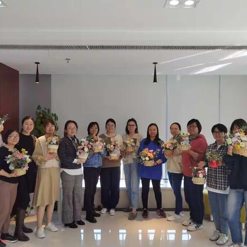 “春暖花开 与你香约”——光大环境修复开展“三·八”女神节花艺和香薰蜡艺活动