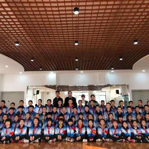 铸和谐团队   创明日辉煌（六）