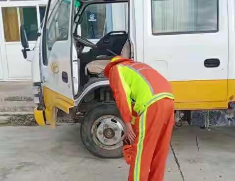 持续做好“外防输入、内防反弹”疫情防控工作