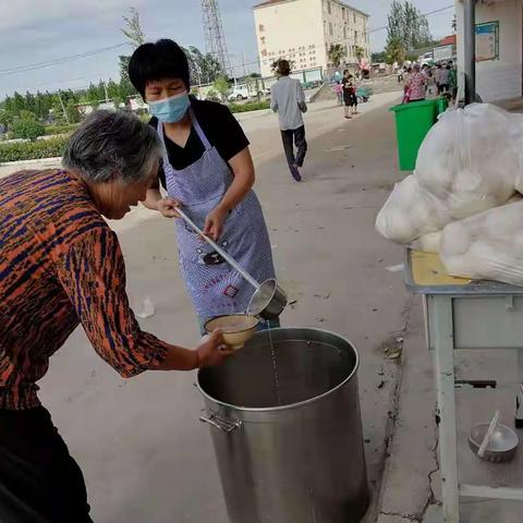 早餐时间——曹里中学安置点纪实系列一