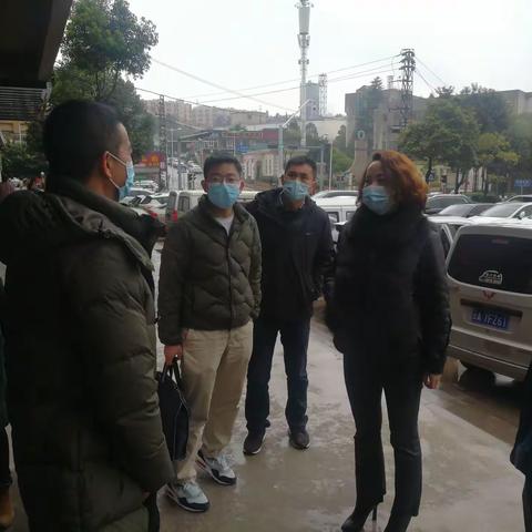 金方街道党工委书记马玲一行对南区市场进行“七个专项行动”工作督导