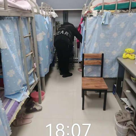 银燕大厦宿舍安全检查