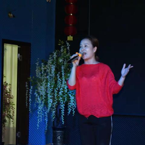 《归阳乡村音乐委员会》会员一行进城参观和体验“海吉峰音乐学校”和“祁东音乐家协会”付主席的私人音乐厅