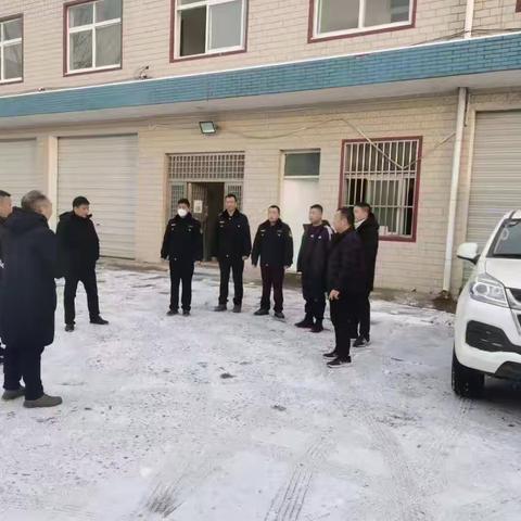 铲雪除冰保畅通——汝州市农村公路管理所