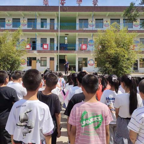 预防溺水，珍爱生命——西寺庄乡顿井学校防溺水签名活动