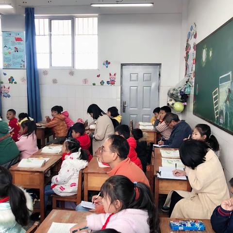 且行且思，且悟且进———记福甸小学语文教研活动