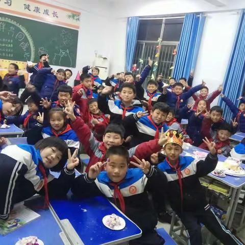 朝气蓬勃，积极向上🙆可爱的你们真的很棒🌸