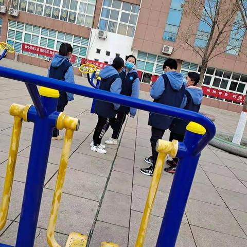 寒亭区实验中学七（4）中队职业体验报告