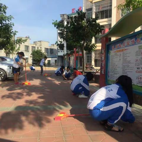 三亚市崖城高级中学环境卫生大扫除活动