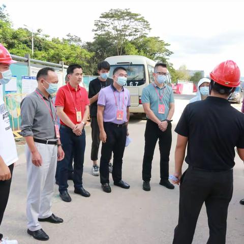 观湖街道人大工委、政协委员之家开展观澜高新园区交通问题视察活动