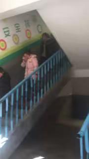 寺耳镇中心小学防火知识讲座及安全演练