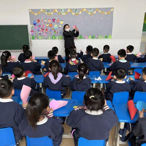“温馨三月天，浓情三八节”——果三班     三八妇女节活动