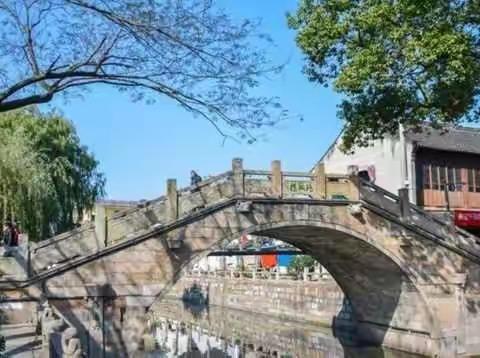 2018年11月30日～12月2日    原3277厂的121位同事相聚在金秋的枫泾古镇（二）