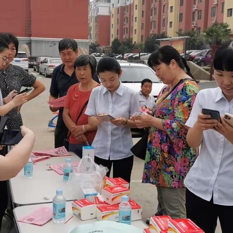 杜甫支行整村授信走进北官庄、南官庄村