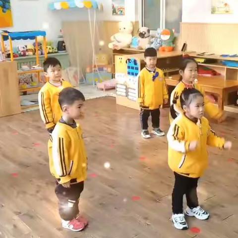 兴业路幼儿园小五班快乐舞蹈延时汇报活动