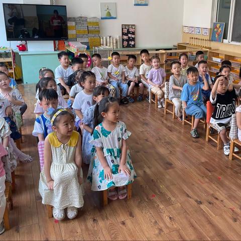 东城区兴业路幼儿园中五班期末成果汇报