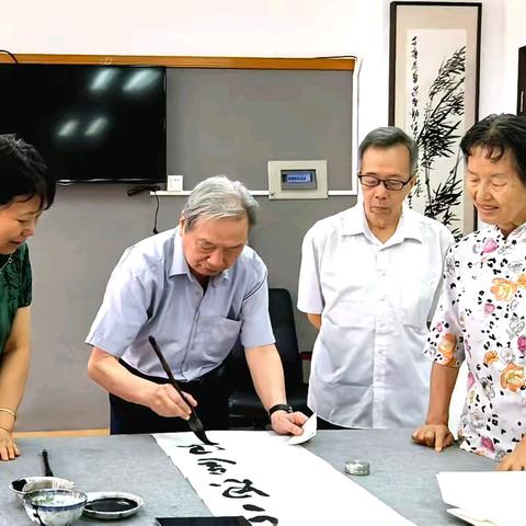 艺路心宽似桃源