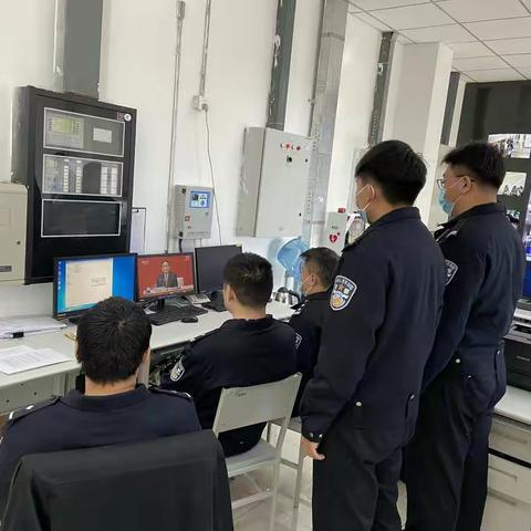 土桥站派出所组织民警收听收看十九届六中全会新闻发布会