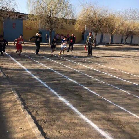 团结奉献，拼搏进取～～石各庄中心小学运动健儿镇运会勇夺桂冠