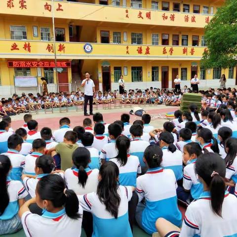 珍爱生命  远离溺水——记大平山镇龙泉中心小学防溺水安全应急演练
