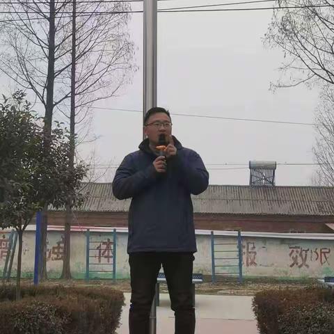 德育化春雨，安全护生行---东官庄镇一中举行新学期学生德育安全教育会