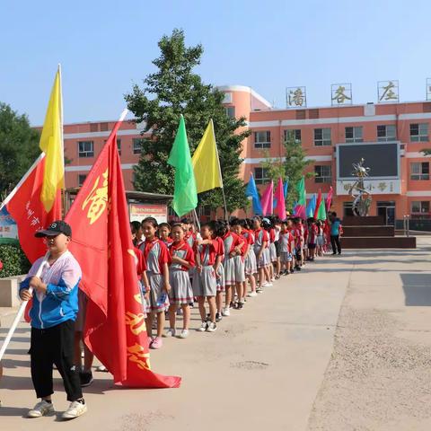 潘各庄中心学校组织学生走进 “京南国迈花海庄园”参加社会实践活动