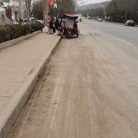 对长鸣路渣土车抛洒情况进行专项督查（二十六）