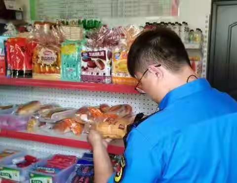 【抚宁镇综合行政执法队】严守食品安全底线，强化执法检查，确保食品安全。对农村环境整治，杜绝脏乱差的问题