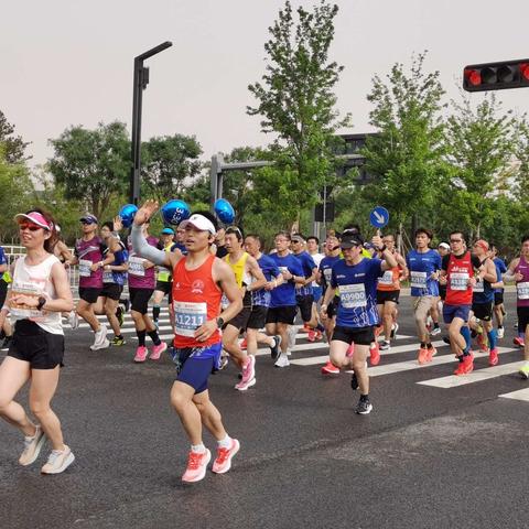 客五分公司第三车队圆满完成北京城市副中心马拉松比赛运营保障工作