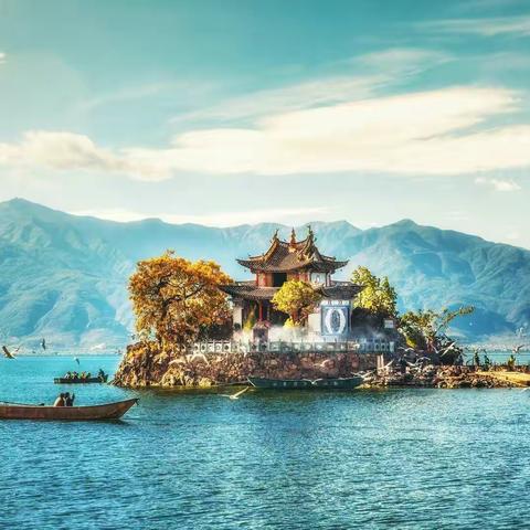 海边海峡的孤岛