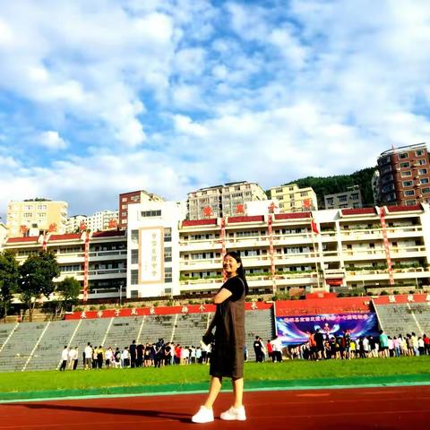 701班的童鞋们带你逛吃巴东