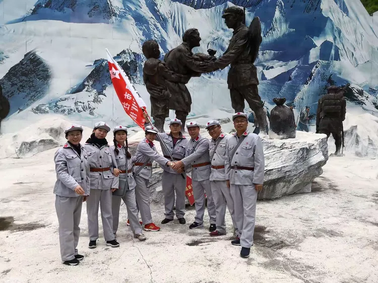 这一切，都让我们明白，红军是一支什么样的队伍；都让我们知道，长征是一种什么样的精神；都让我们坚信，