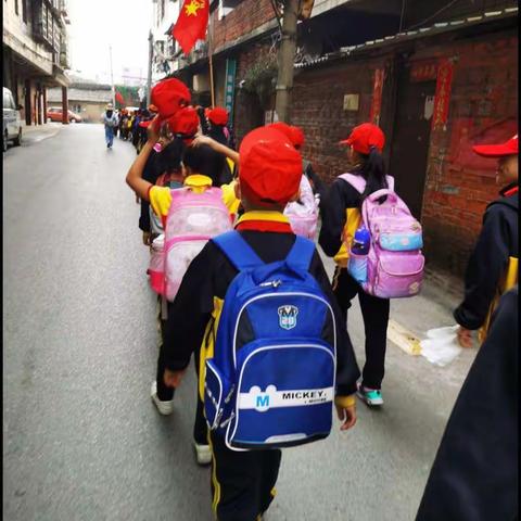 柳州市渡口小学一一五年级秋                     收超研学、春游活动