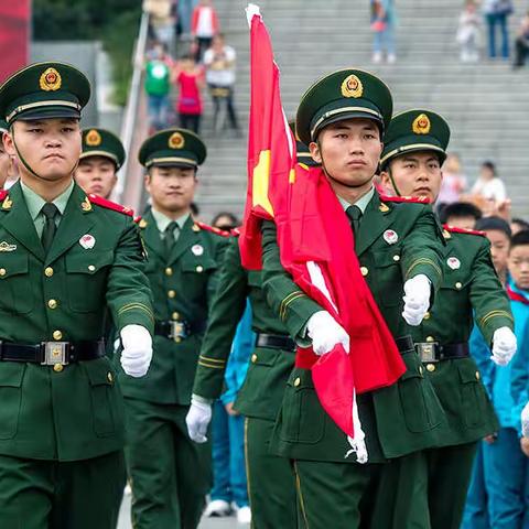 丰都县举行庆祝中华人民共和国成立70周年升国旗仪式