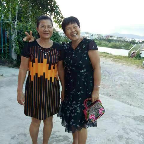 海南省三亚市崖州区前卫队“发小”小聚