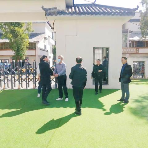 【洪岩镇中心小学---历小篇】实地调研暖人心，免费午餐需用情――市教体局局长邹劲松莅临我校调研指导工作