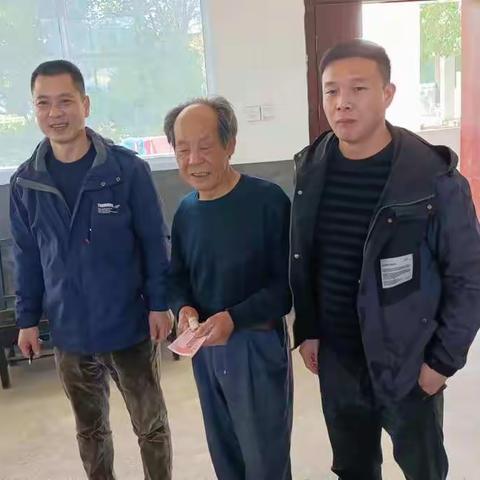鹿石公办幼儿园培养幼儿尊老爱老敬老院慰问活动