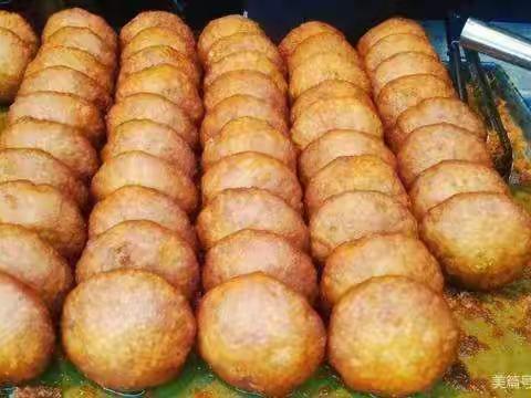 粽香端午节，浓浓敬老情