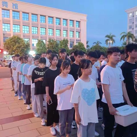 电商三班军训纪实(7)