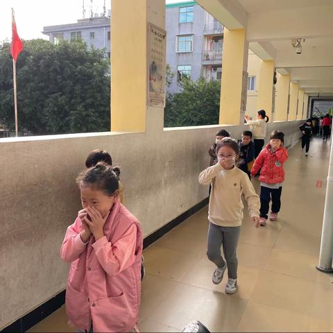 消防演练不放松，警钟长鸣保平安——记清江小学消防演练