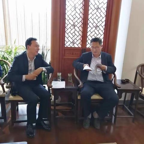 加强校地合作，谋划果业发展