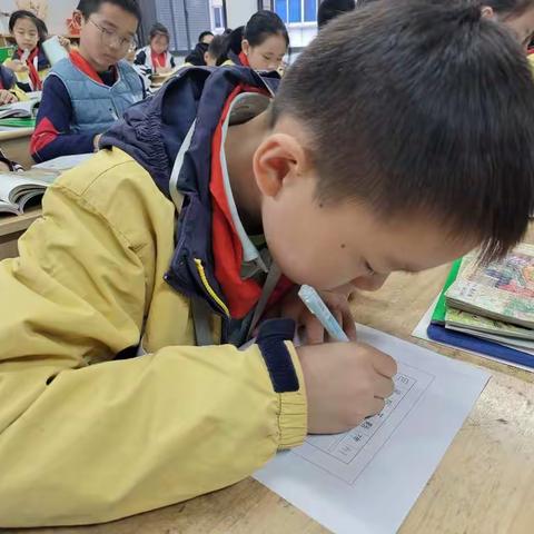 英雄在我心——华南实验学校五（9）中队英雄主题书法大赛