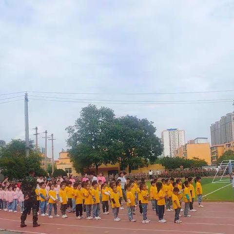 太白街小学一年三班“行为训练助成长，文明牢记植心田”